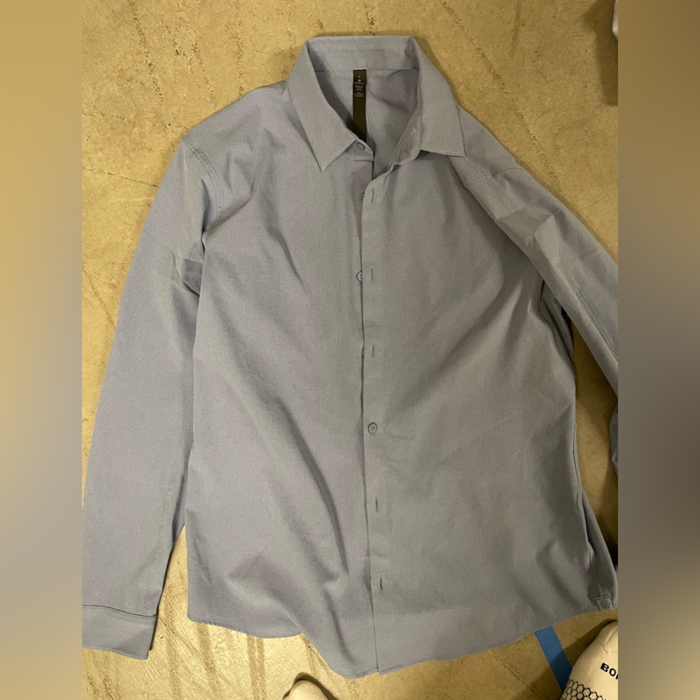 ⭐️Lululemon - NEVER WORN -  Classic Dress Shirt - Perfect Condition ⭐️